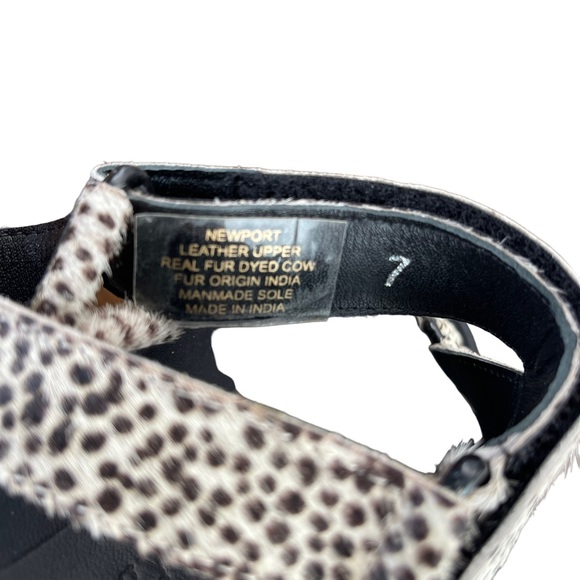 BAND OF GYPSIES Women Black & White Cow Hair Sandal Size 7 Spots Footbed Shoes - Picture 3 of 7